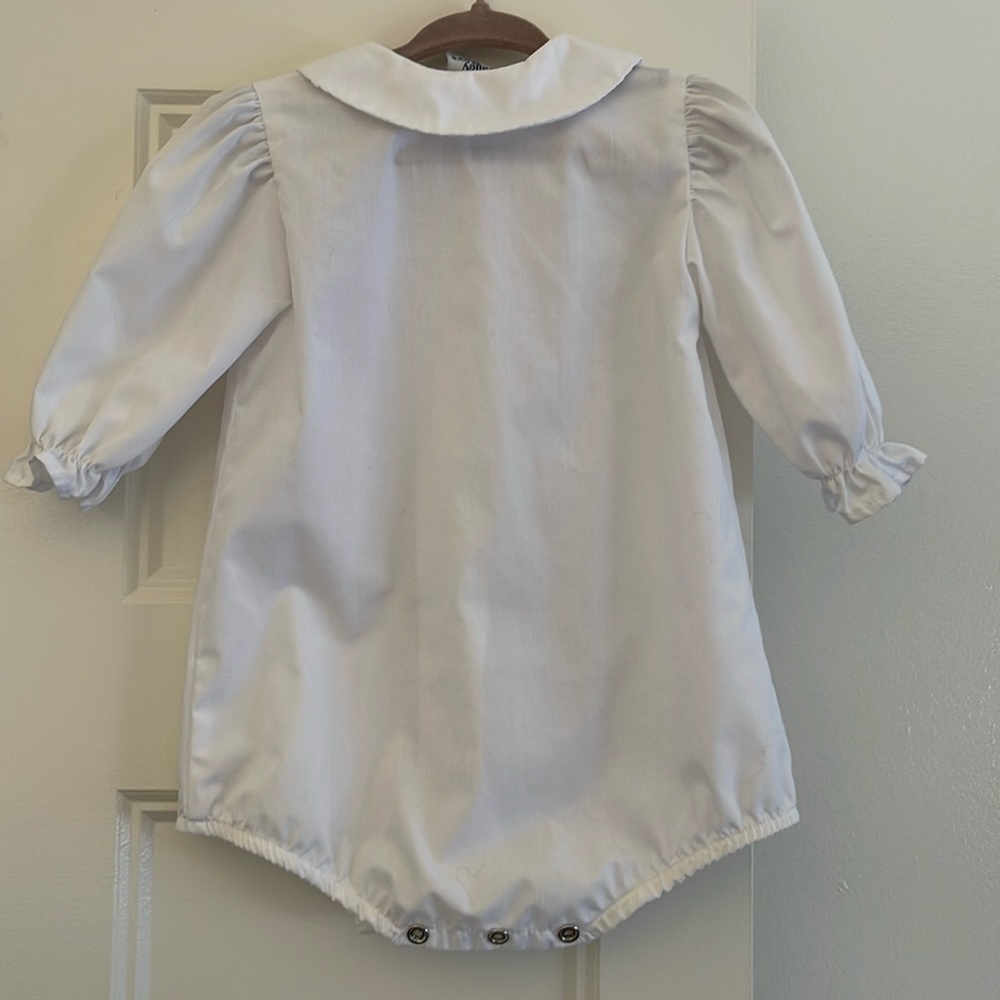 New without tags bailey boys Button Back Onesie-White size 12m